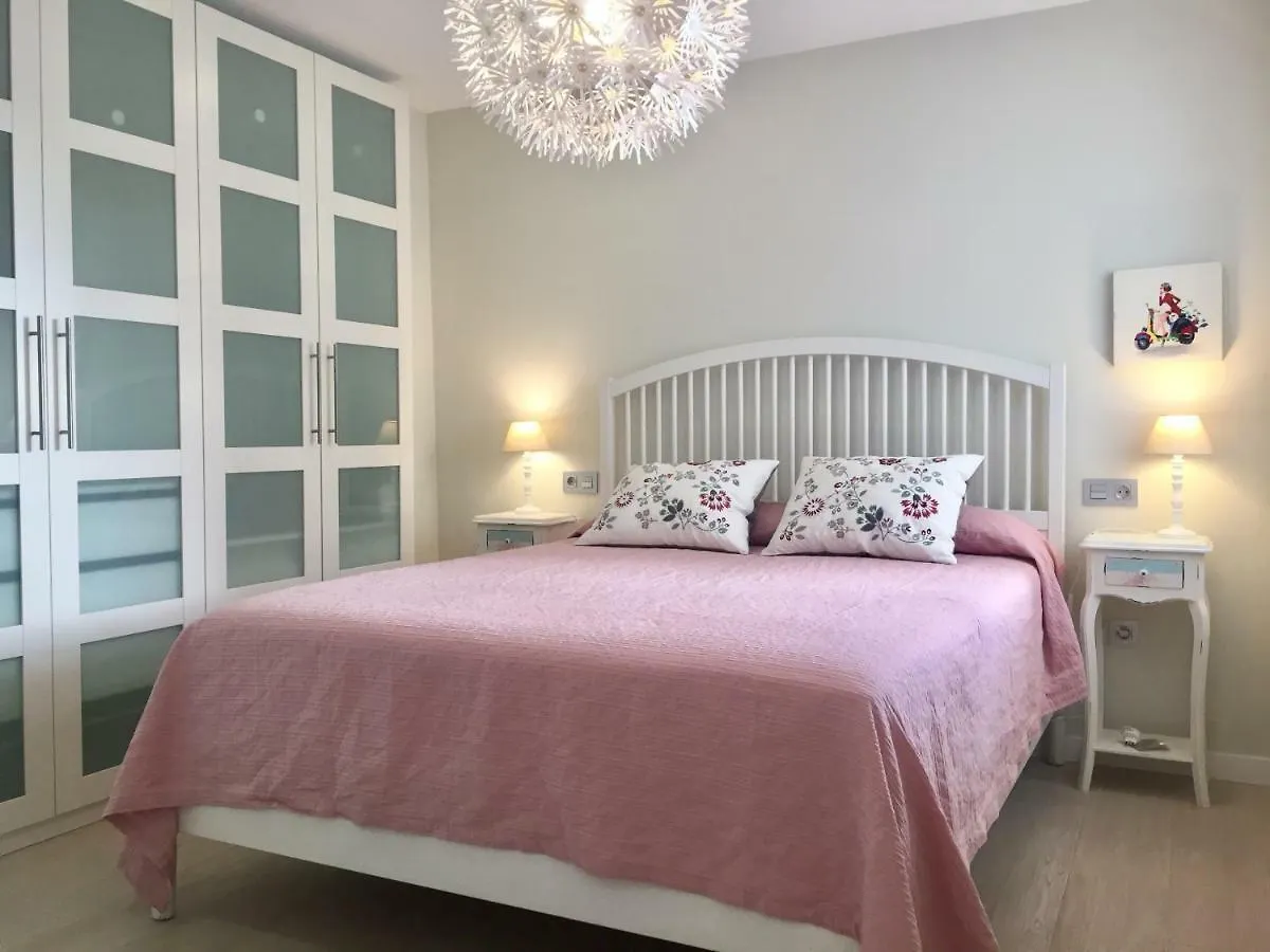 Sorolla 105, Luxury, Beach, Free Parking, All Services, Quite Neighborhood, So Malaga Spain