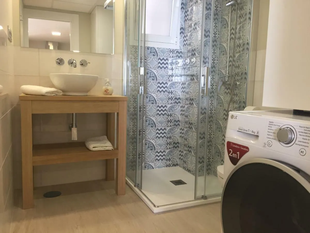 Apartment Sorolla 105, Luxury, Beach, Free Parking, All Services, Quite Neighborhood, So Malaga