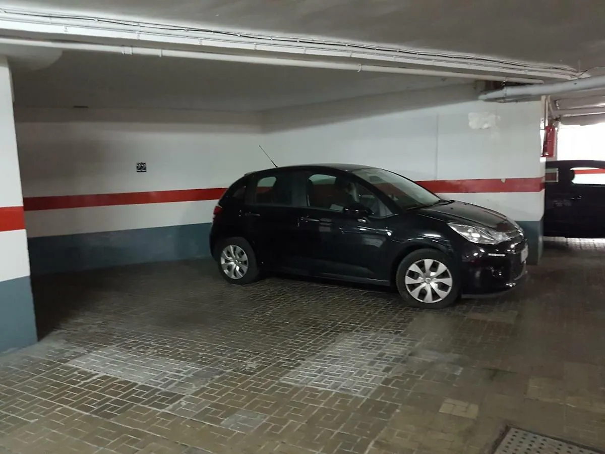 Apartment Sorolla 105, Luxury, Beach, Free Parking, All Services, Quite Neighborhood, So Malaga
